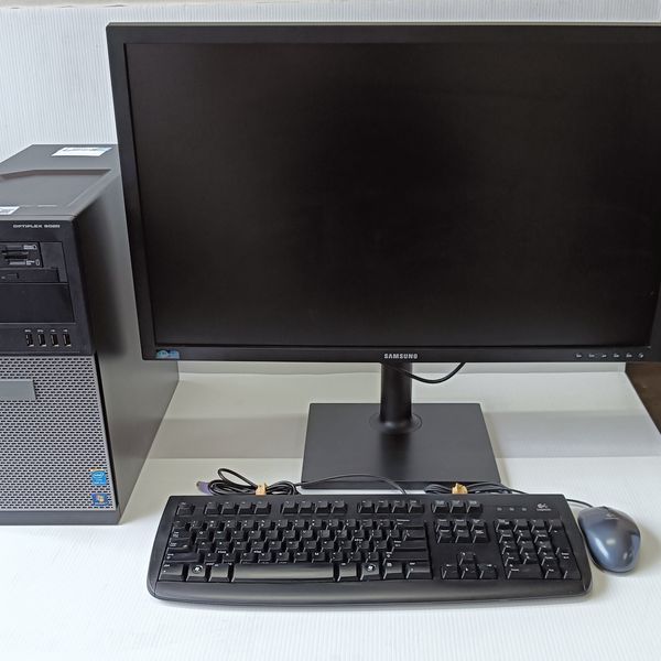 Refurbished Dell OptiPlex tower with a Samsung monitor, keyboard and mouse